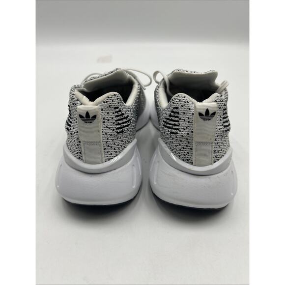 Adidas Originals Swift Run 22 Athletic Sneaker Running Shoes Size 10 White Black - Picture 3 of 8